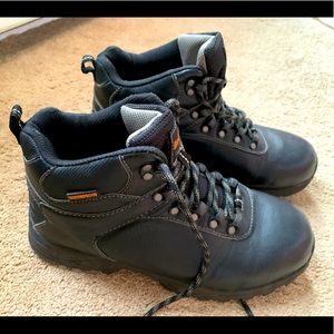 Men’s black work boots heavy duty